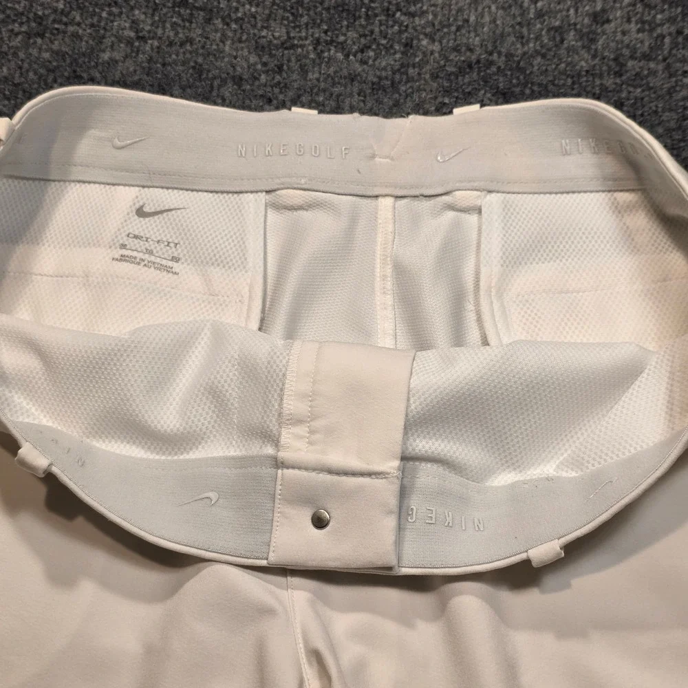 Nike Golf Mens Shorts White Performance Flat Front Size 38 Active Dri Fit Resort